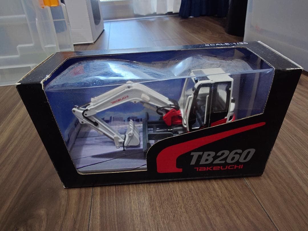 竹内製作所　ミニショベル模型　TB260　1/35