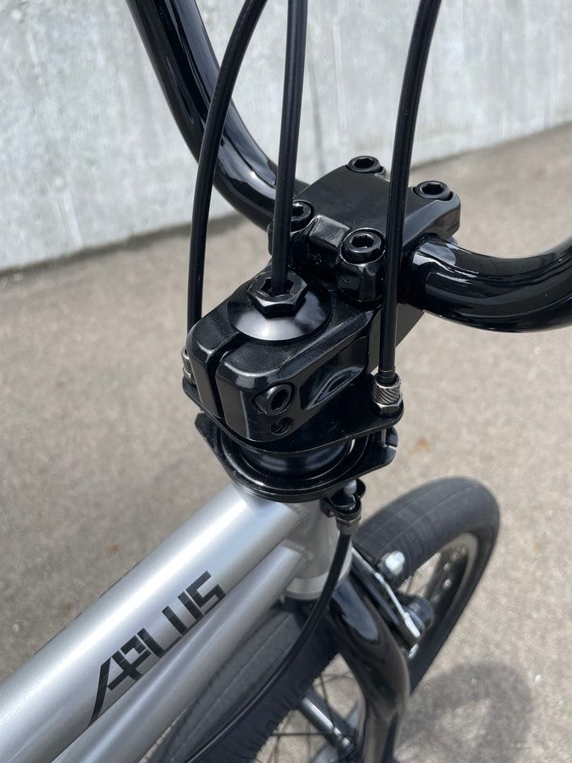 送料込み　ARES BIKES 20インチ BMXバイク