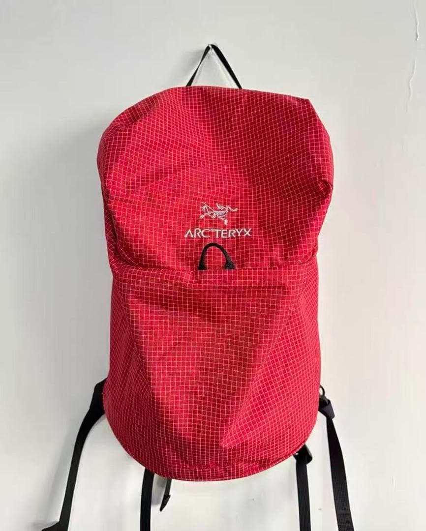 未使用ARC'TERYX KONSEAL 15 チェック柄バックパック 赤