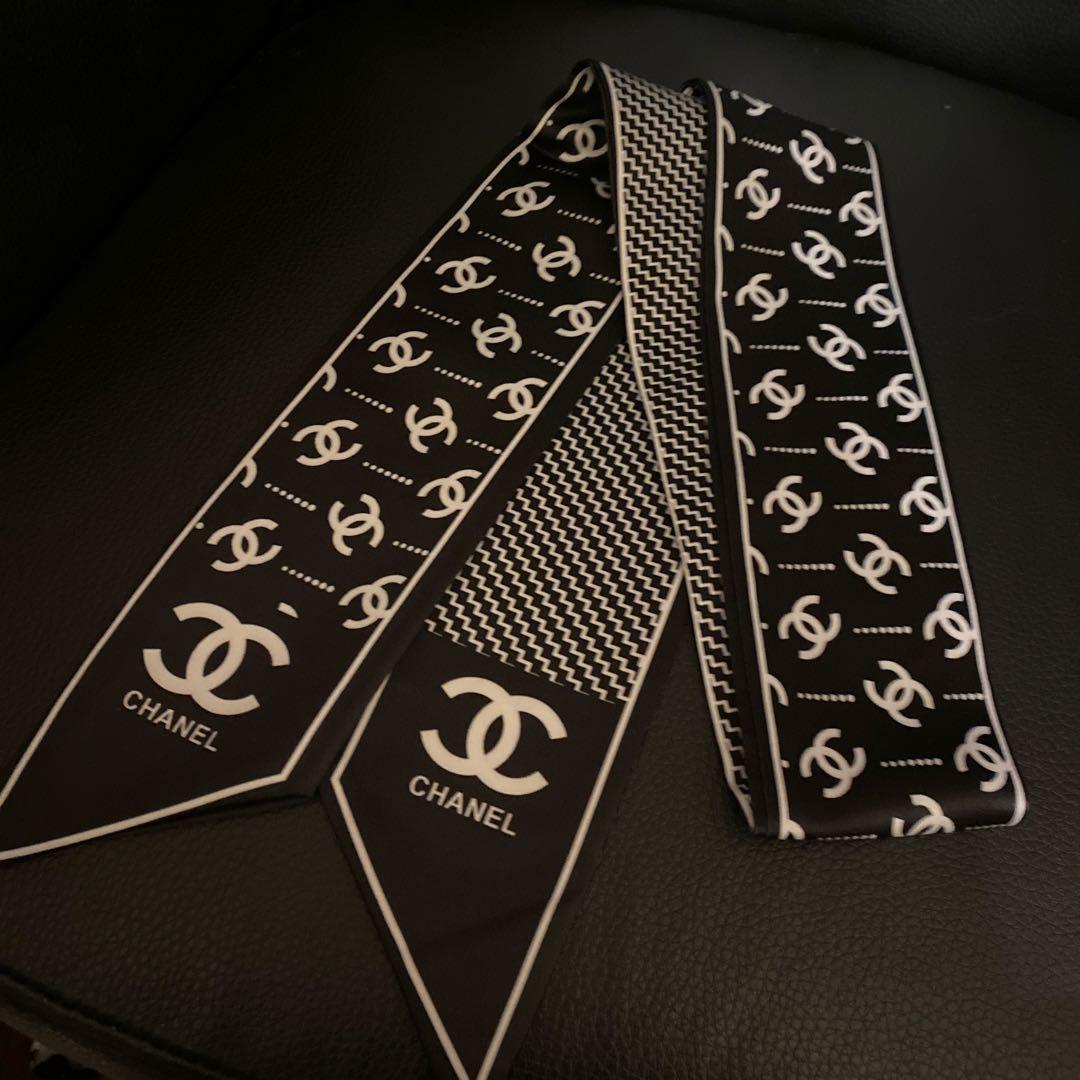 ノベルティCHANEL リボンスカーフ