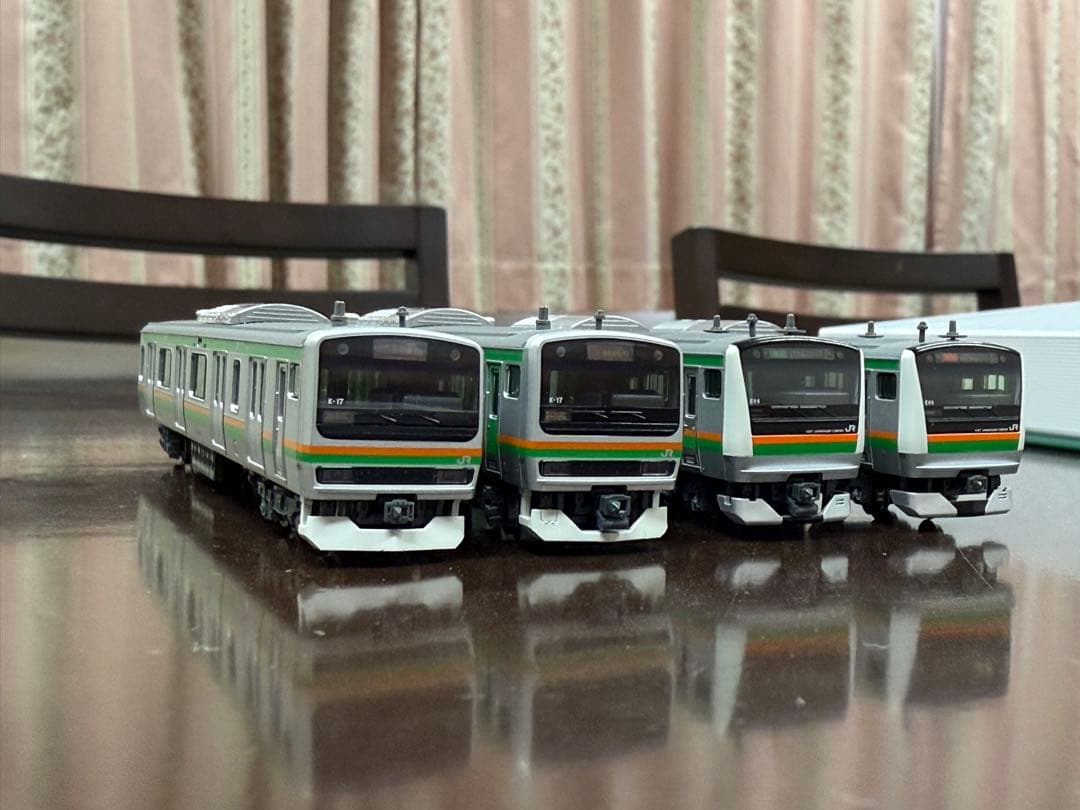 E231系1000番台10両＋E233系3000番台付属編成5両