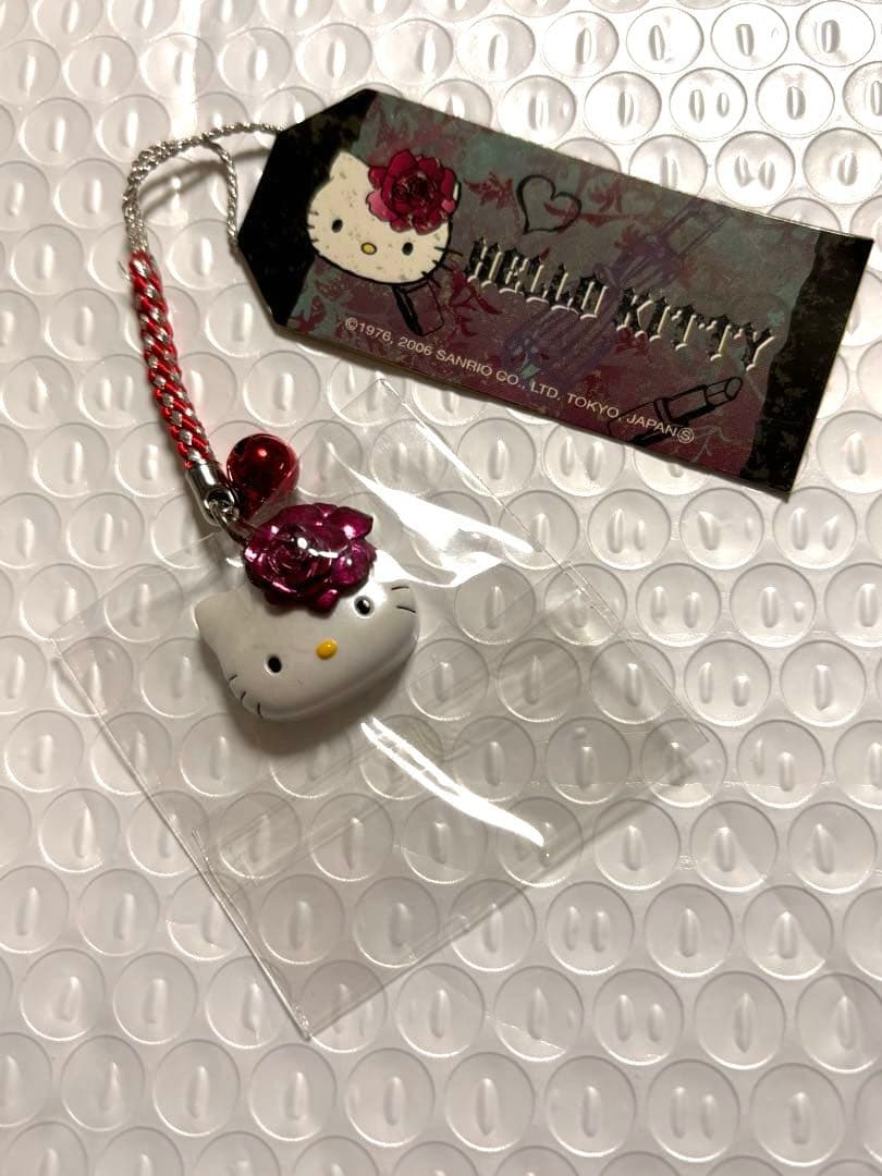 レア❣️未使用未開封❗️ハローキティストラップ2006 コサージュ