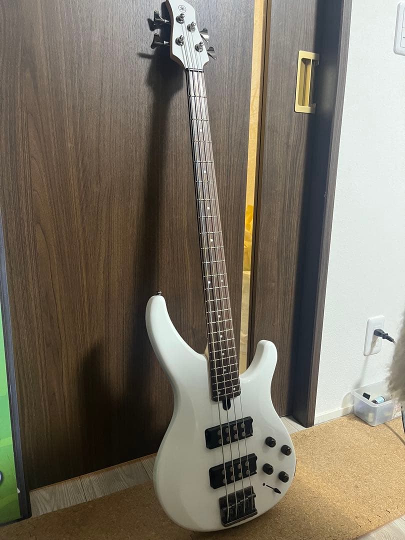 YAMAHA TRBX304 ホワイト
