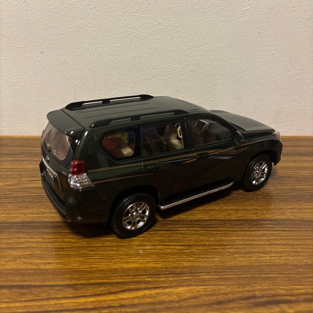 トヨタ ランドクルーザー プラド　1/18 モデルカー　美品