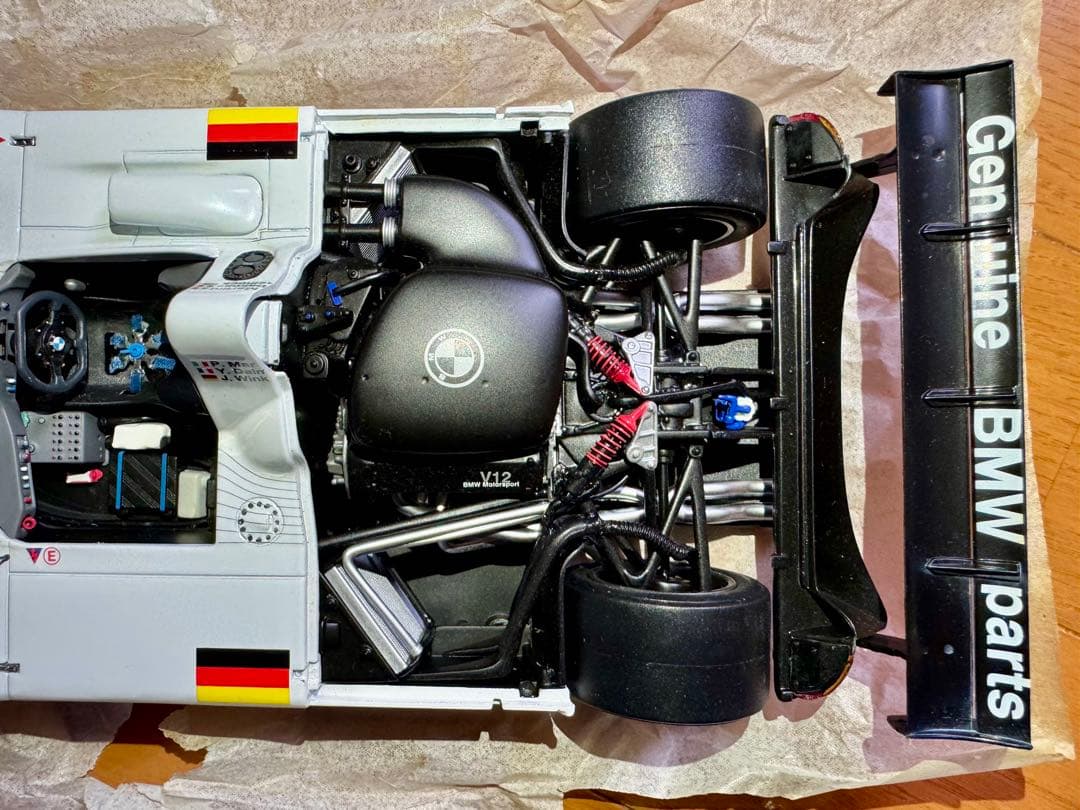 京商 1/18  V12 LMR 1991年ル・マン優勝車 エンジン付き