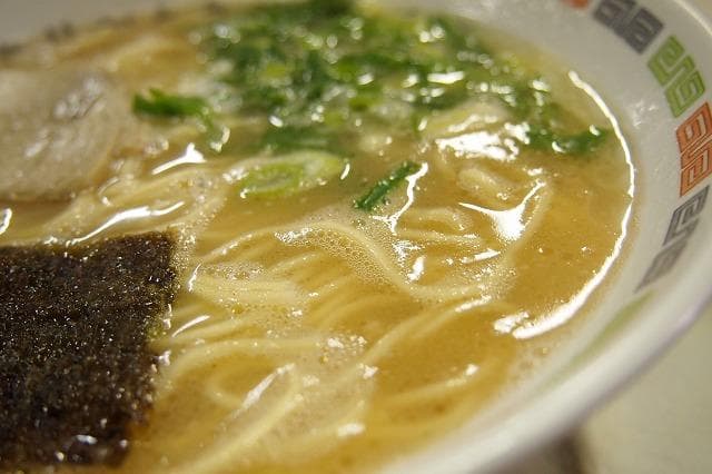 大特￥13700　丸星ラーメン監修　サンポー食品　本格久留米　濃厚豚骨棒ラーメン