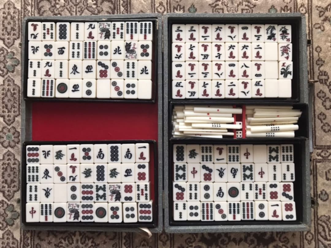 ☆中古？年代物、高級麻雀牌一式。