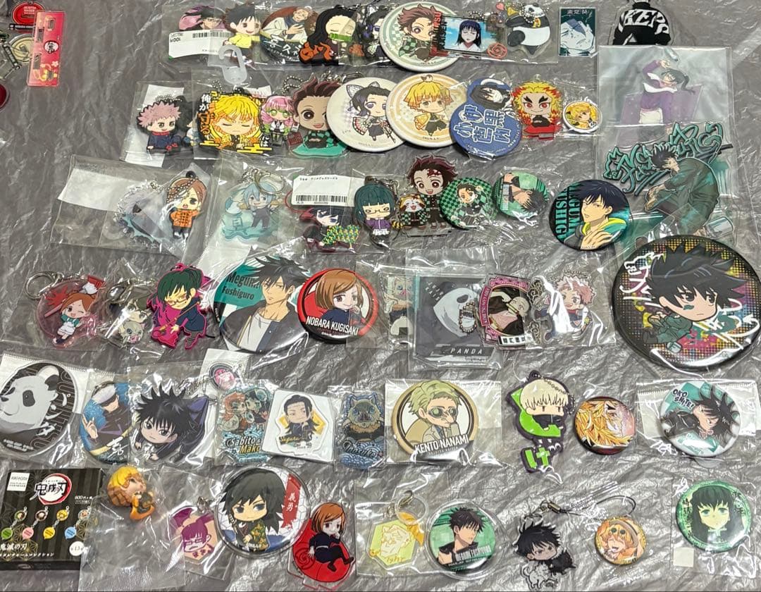 鬼滅 呪術 約375点 アニメグッズ まとめ売り 缶バッジ アクリル 等