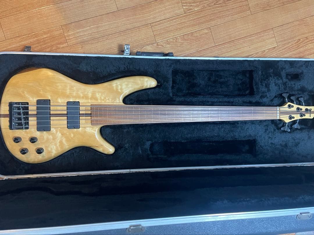 ibanez usa custom 5弦ベース