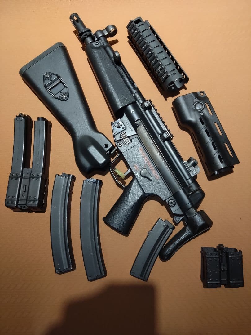 東京マルイ　STD電動ガン　MP5　予備マガジン、カスタムパーツ等オマケ多数