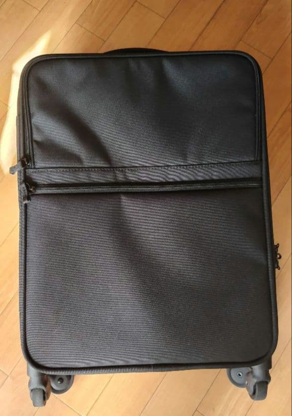 無印良品 半分の厚みで収納できるソフトキャリー　黒