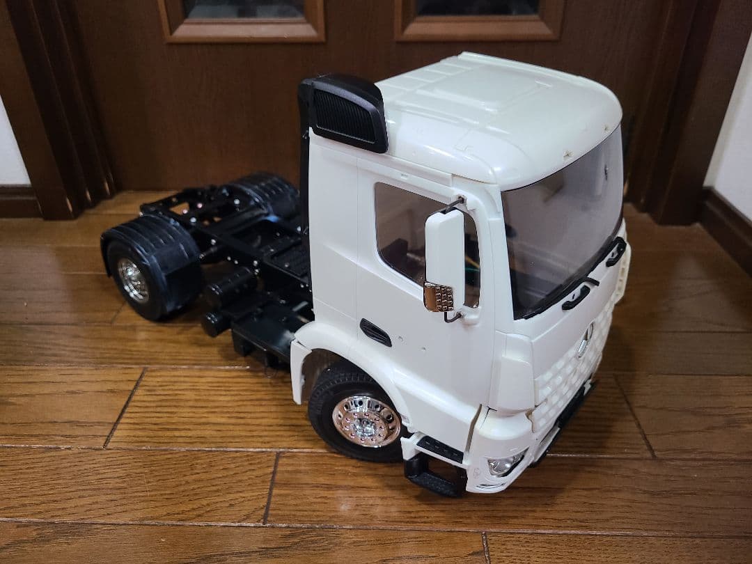 タミヤ 1/14 ビッグトラック メルセデス アロクス 4×2シャーシ ジャンク
