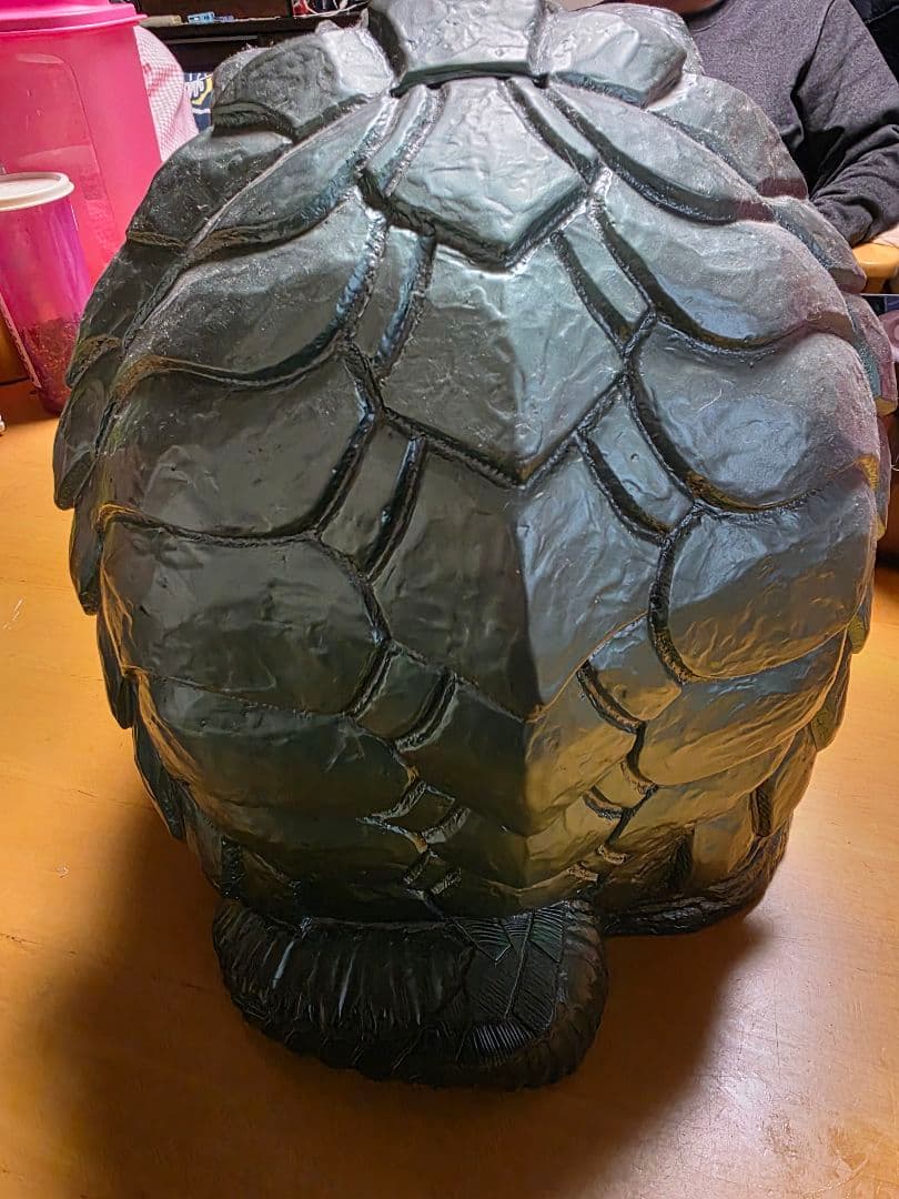 高さ29cmの大きなガメラの貯金箱