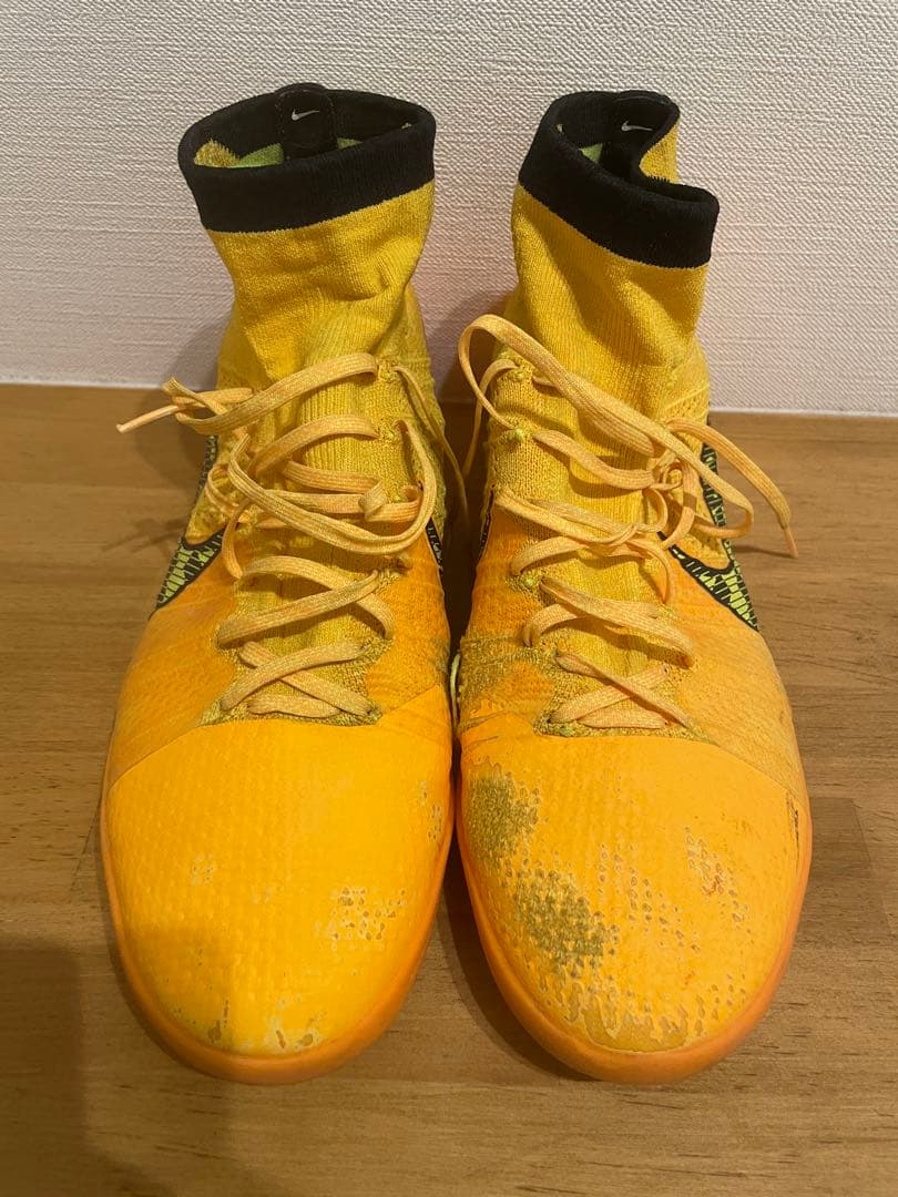 Nike フットサルシューズ イエロー　オレンジ ハイカット