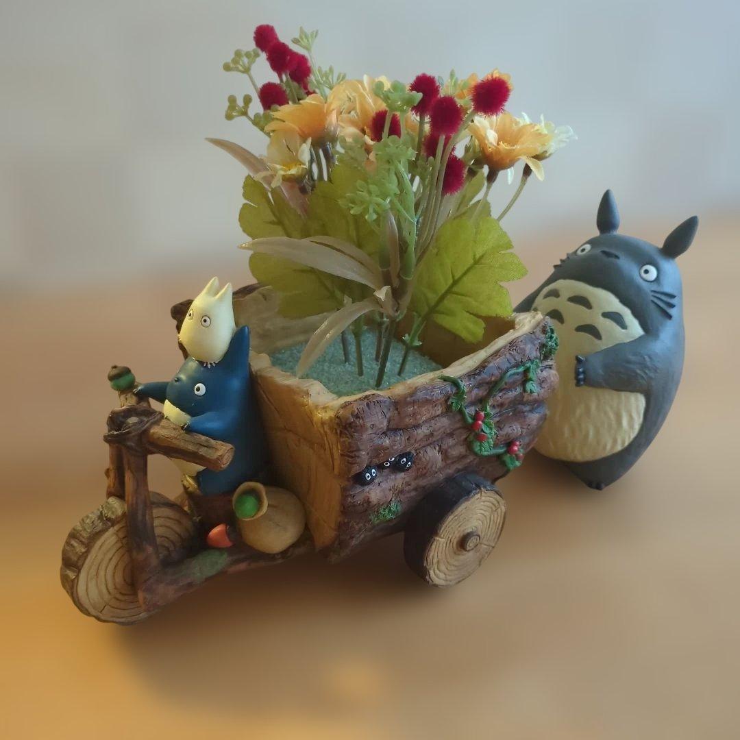 トトロと森の三輪車フィギュア　造花２セット付き