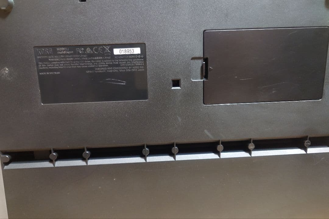 KORG　monologue　アナログシンセサイザー　ややジャンク