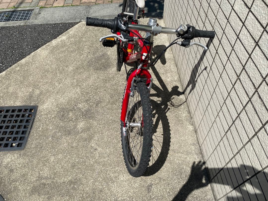 【引き取り限定】LOUIS GARNEAU ジュニア22インチ　自転車 レッド