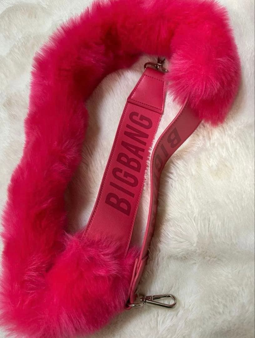 BIGBANG ショルダーストラップ ファーチャーム ジヨン G-DRAGON