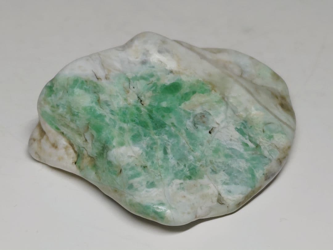 白緑 61g 翡翠 ヒスイ 原石 鑑賞石 自然石 誕生石 鉱物 鉱石 水石