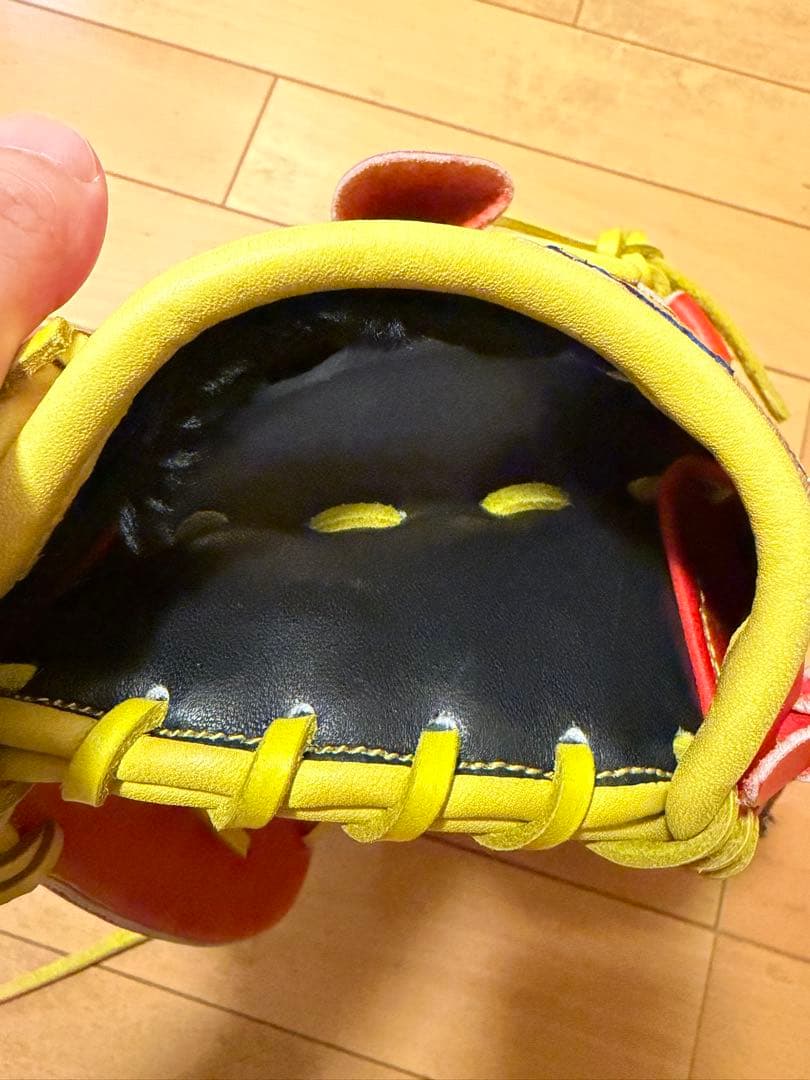 【あーる】軟式用グローブ　シュアプレイ
