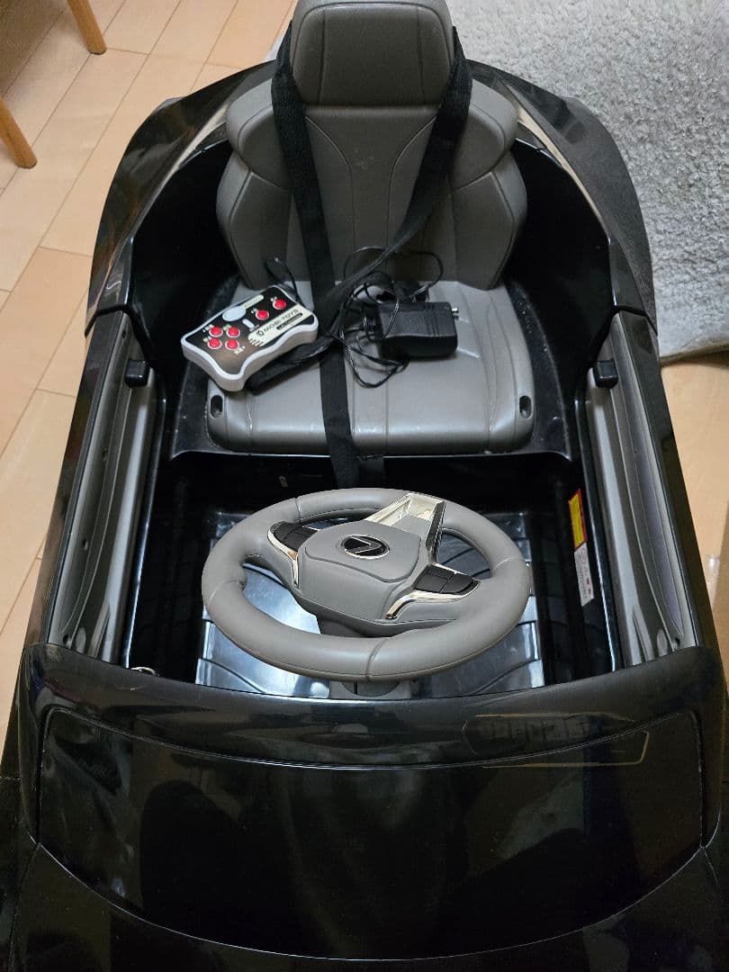 【値下げ！】電動乗用ラジコンカー レクサス