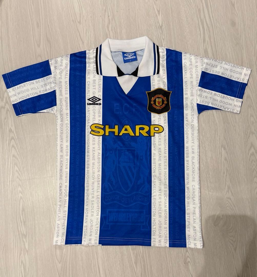 ウェア umbro Manchester United jersey kit