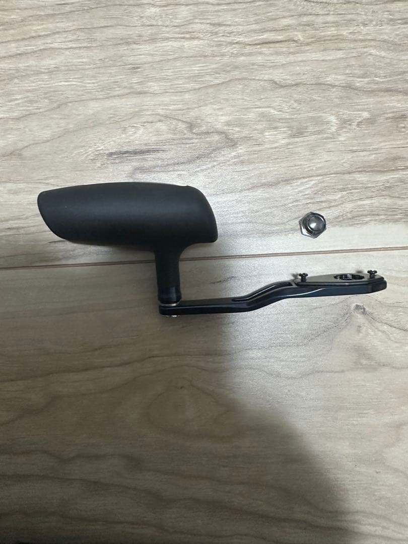 25ソルティガ 300HL ハンドル