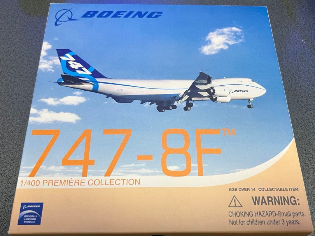 ドラゴン 1/400 ボーイング 747-8F ハウスカラー N747EX