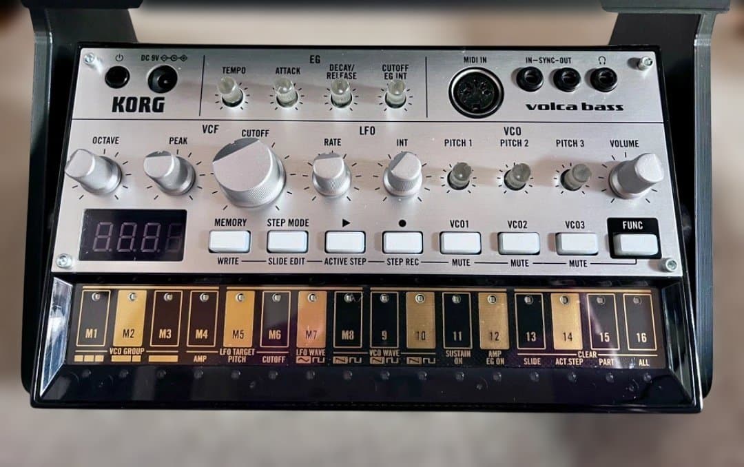 KORG VOLCA KEYS & VOLCA BASS セット・スタンド付属