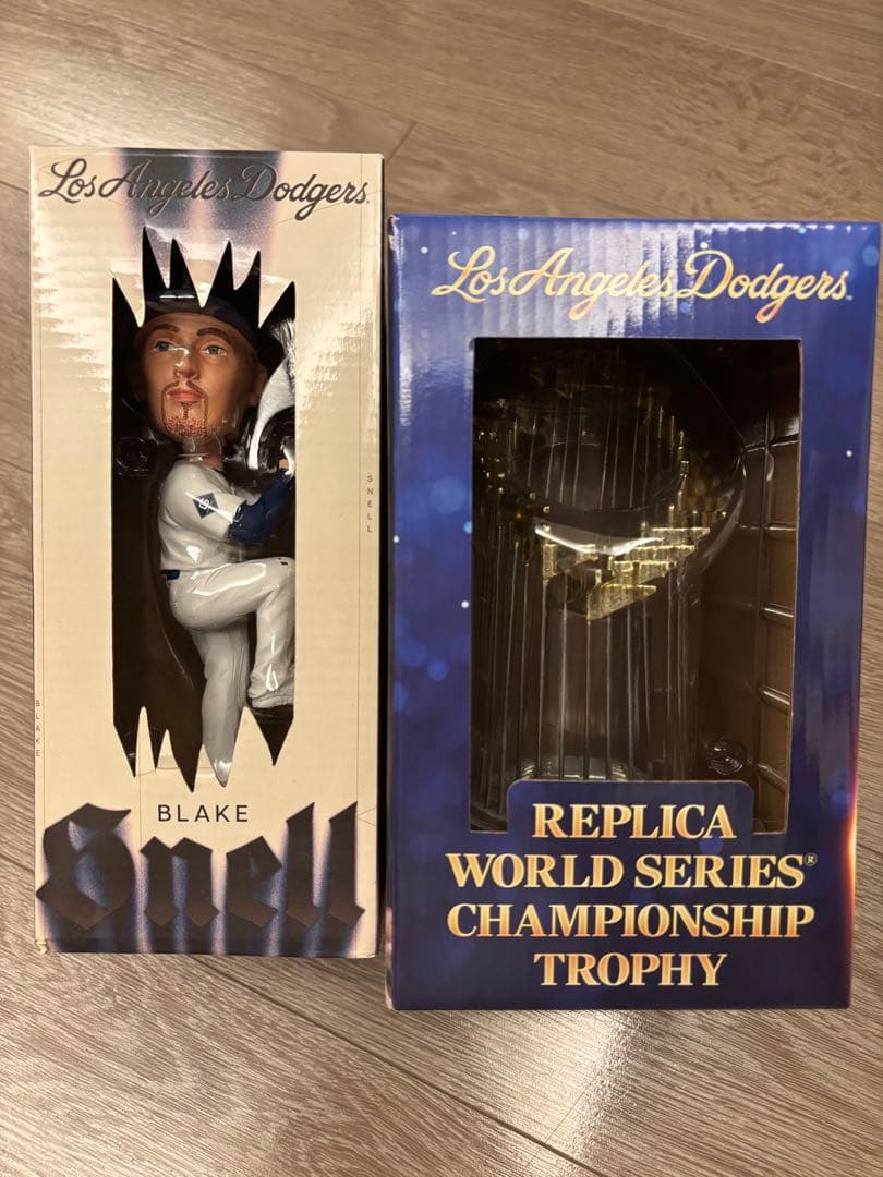 ドジャース戦記念　Blake Snell フィギュア＆ワールドシリーズトロフィー