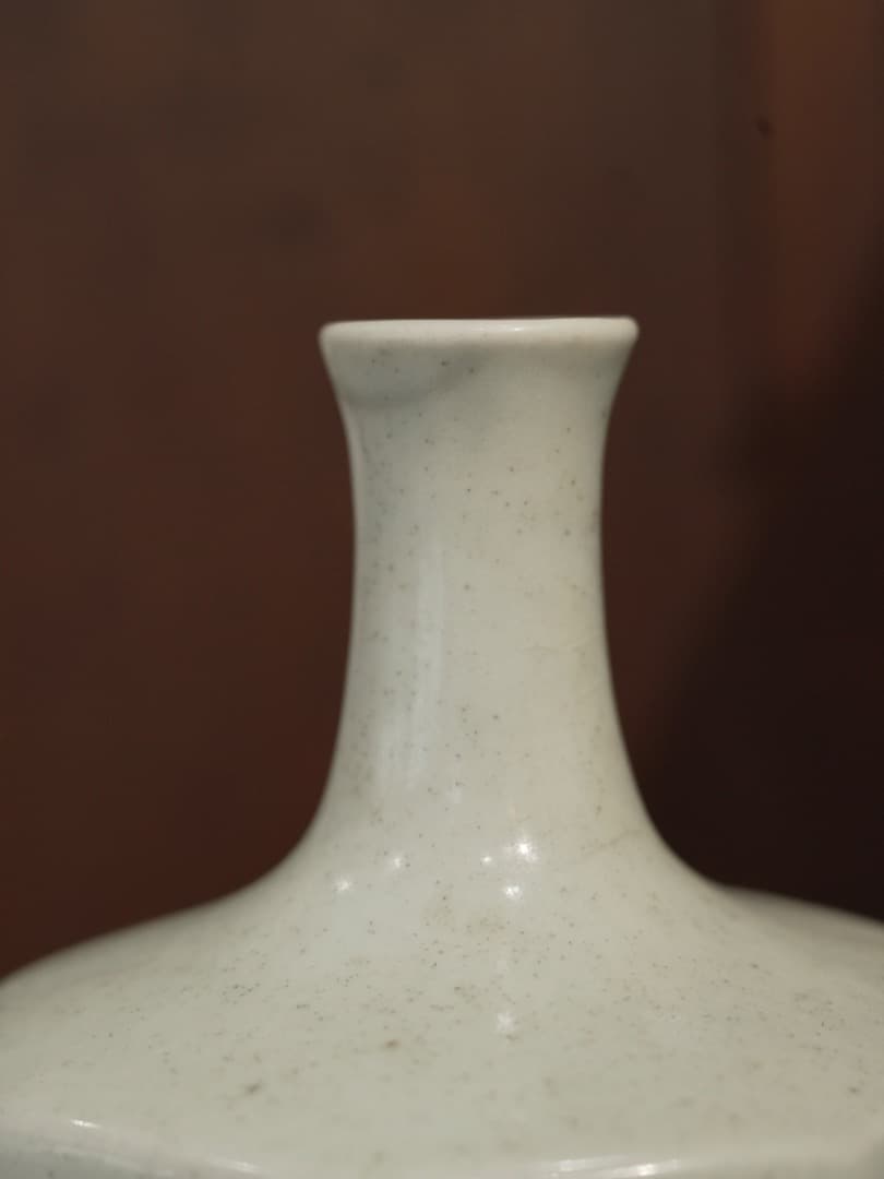 李朝染付　秋草紋　面取徳利　白磁　花瓶　Q1220