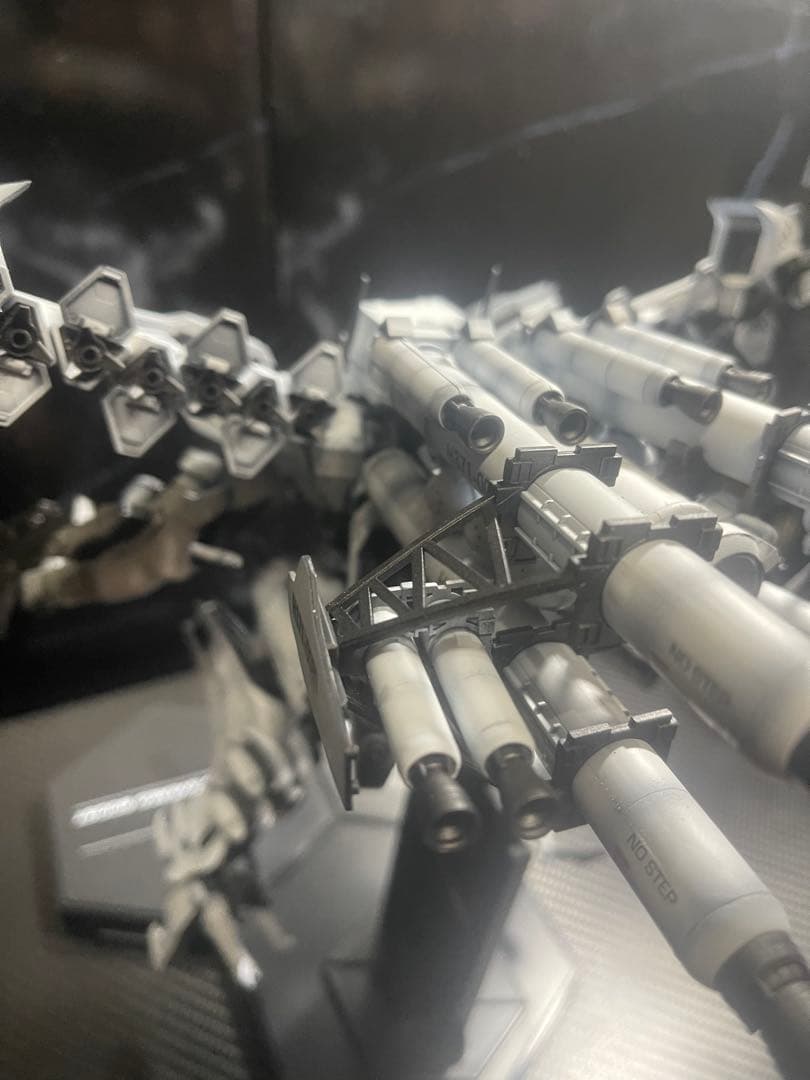 アーマードコア　ホワイトグリント完成品塗装済みプラモデル