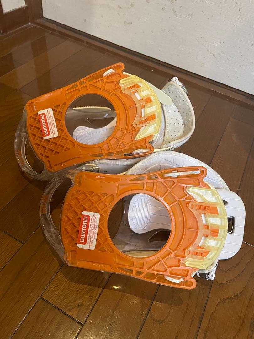 Burton Custom DXビンディング スケルトン Mサイズ
