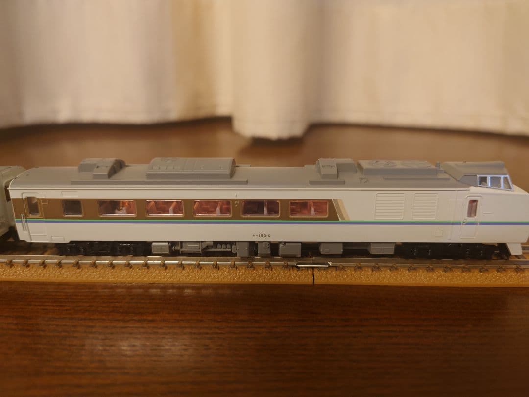 キハ183 スーパーとかち 92638 室内灯組み込み