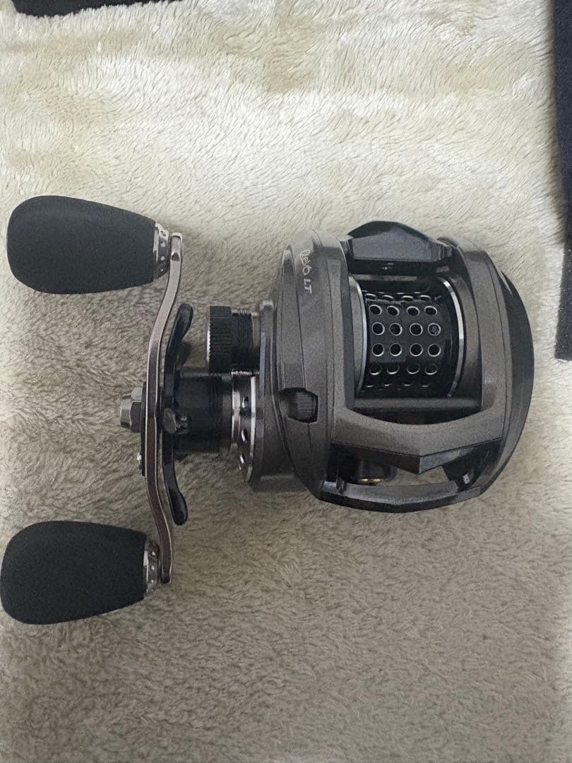 Abu Garcia ベイトリール シルバー