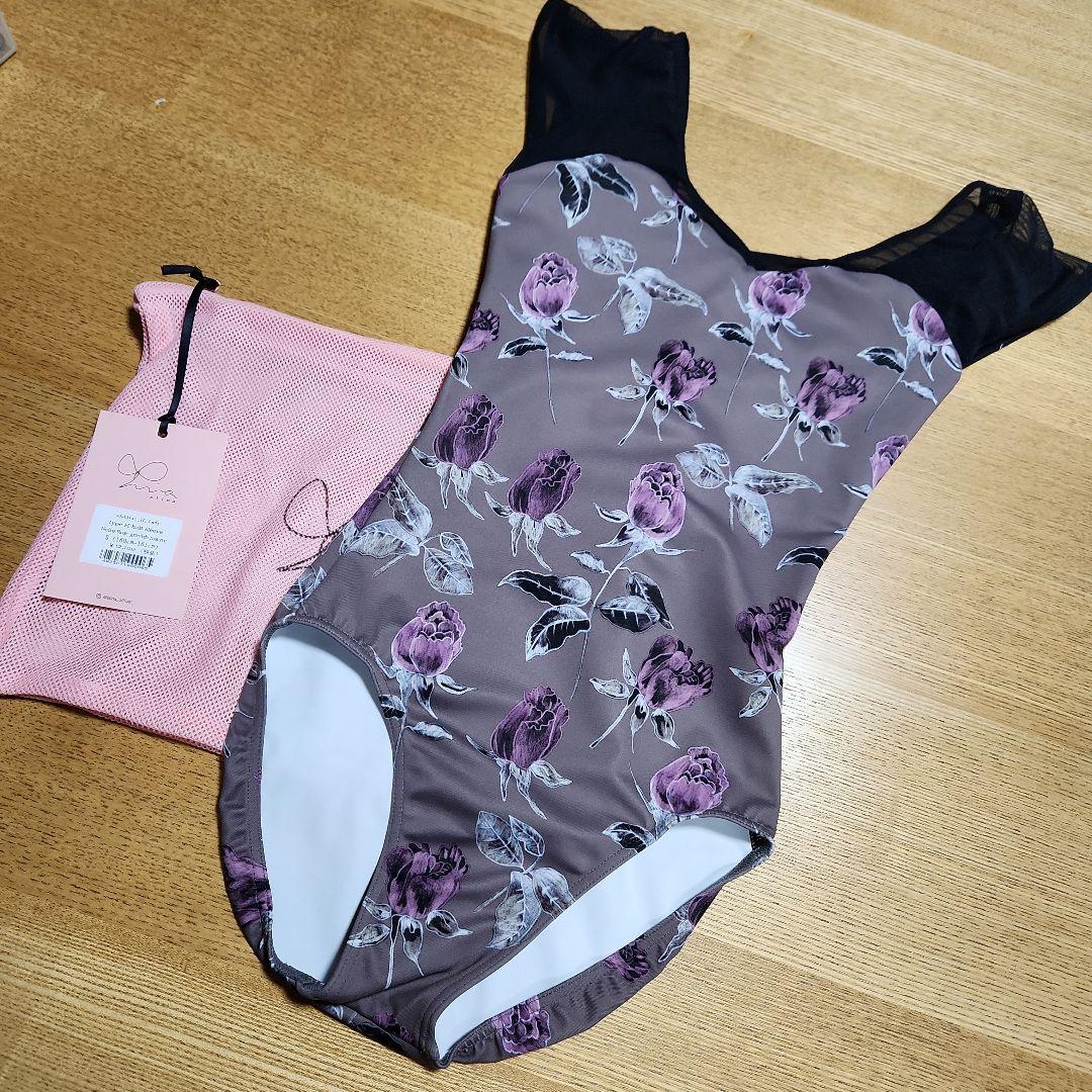 新品 stina スティナ レオタード　S