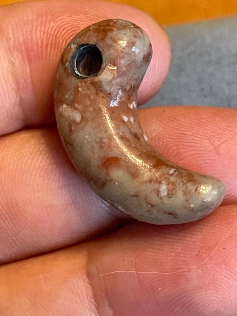 古墳時代　勾玉　管玉　堆積岩　碧玉製管玉　滑石