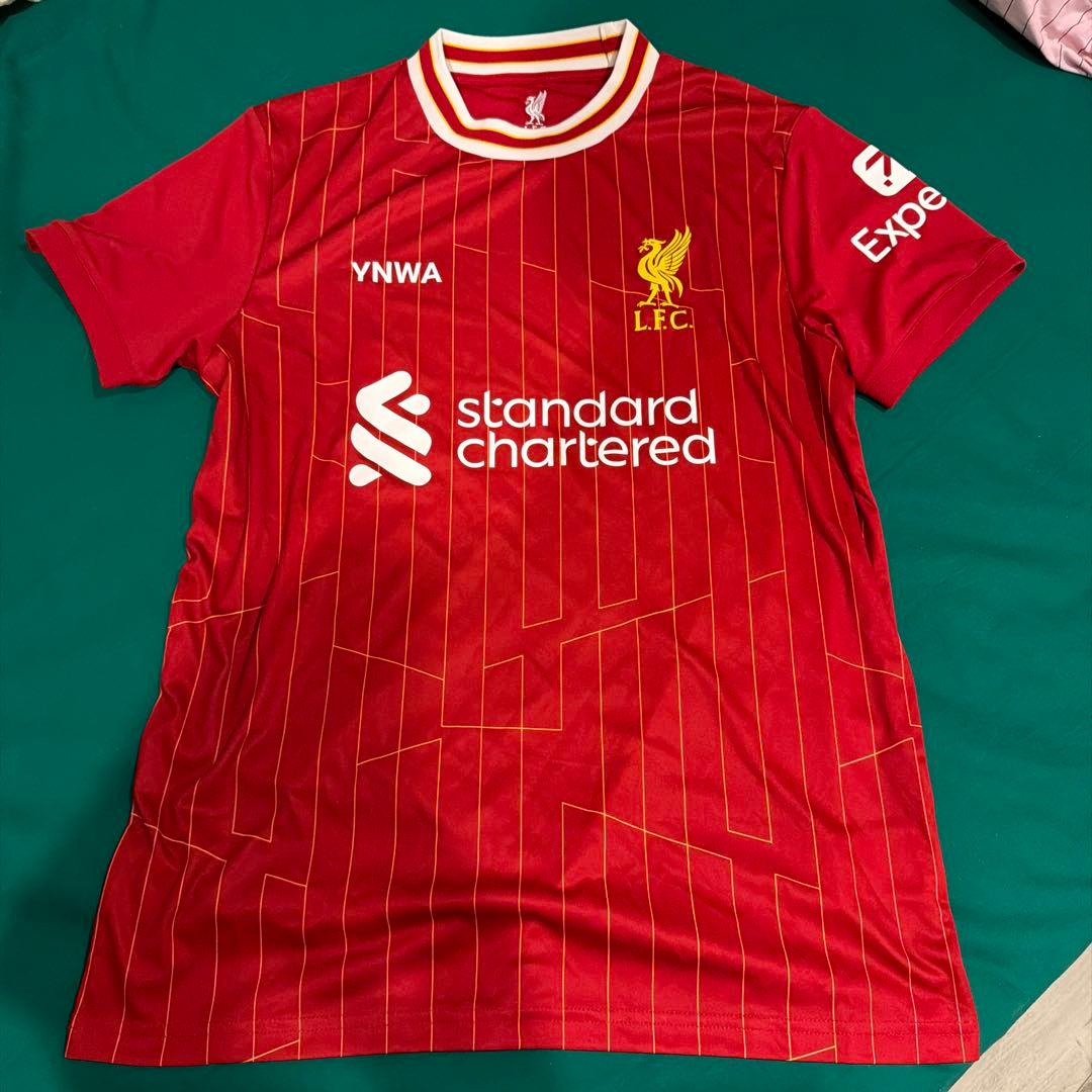 【美品】リバプール サッカーシャツ レッド　Mサイズ