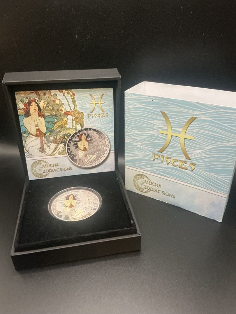 ミュシャ × 黄道十二宮 ― 双魚宮（魚座）　銀メッキ付き白銅貨