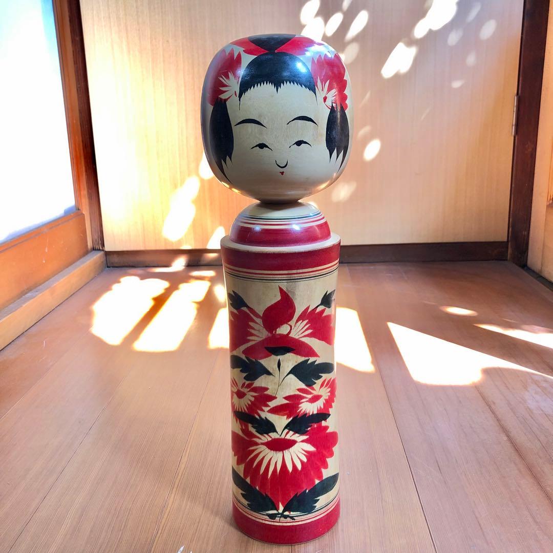 伝統的な花模様の木製こけし大 高さ約40㎝ 作家名 昭和初期