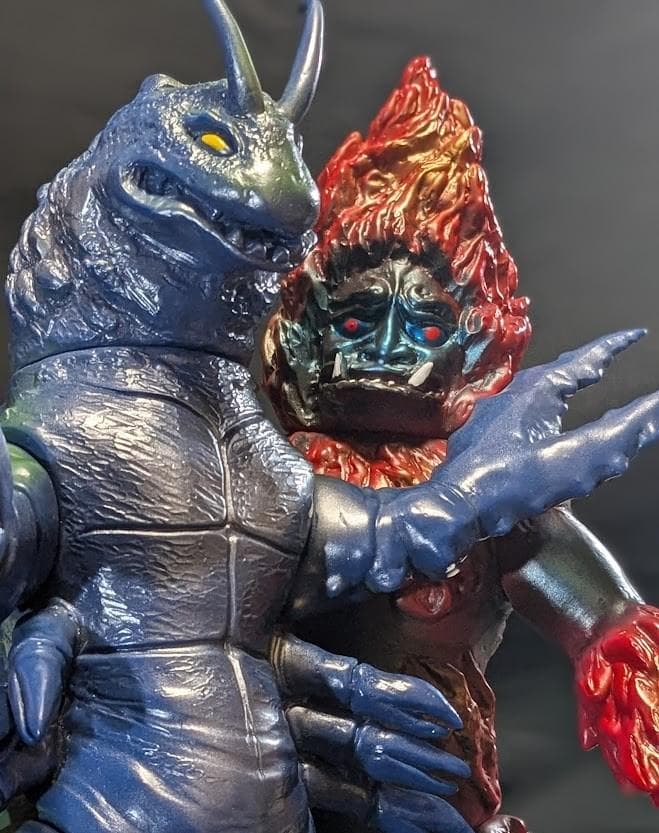 サソリンガ＆サザン星人「シルバー仮面」登場怪獣（ベアモデル）ソフビ２体セット