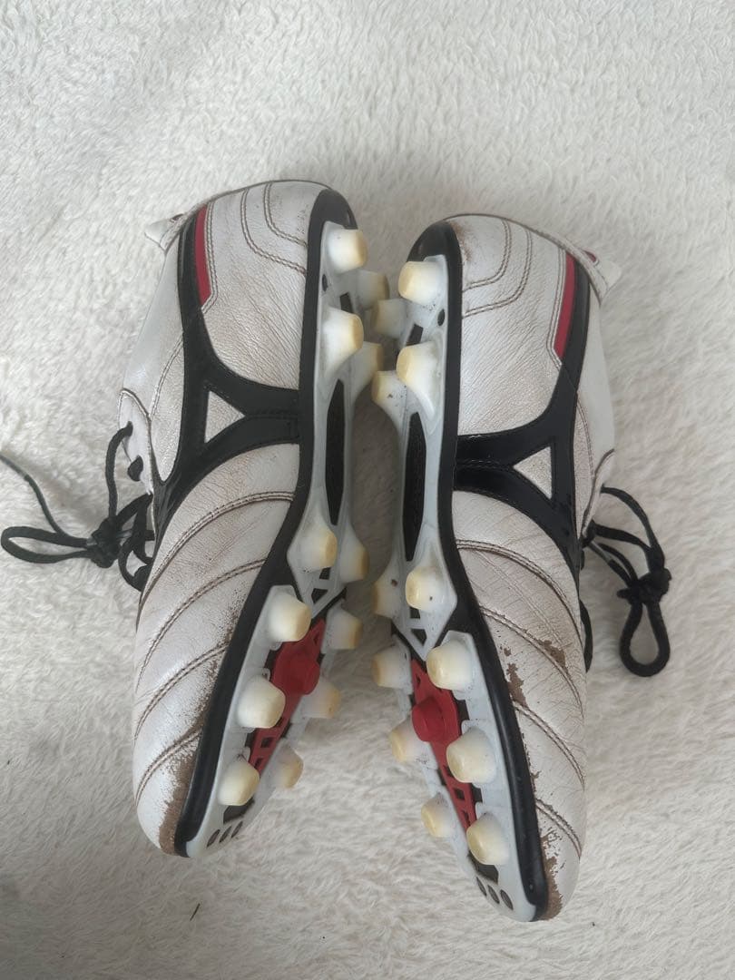Mizuno Morelia スパイク ホワイト/ブラック/レッド24.5センチ