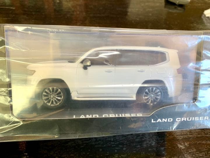 新品未開封　新型ランドクルーザー　ランクル　色見本ミニカー　カラーサンプル
