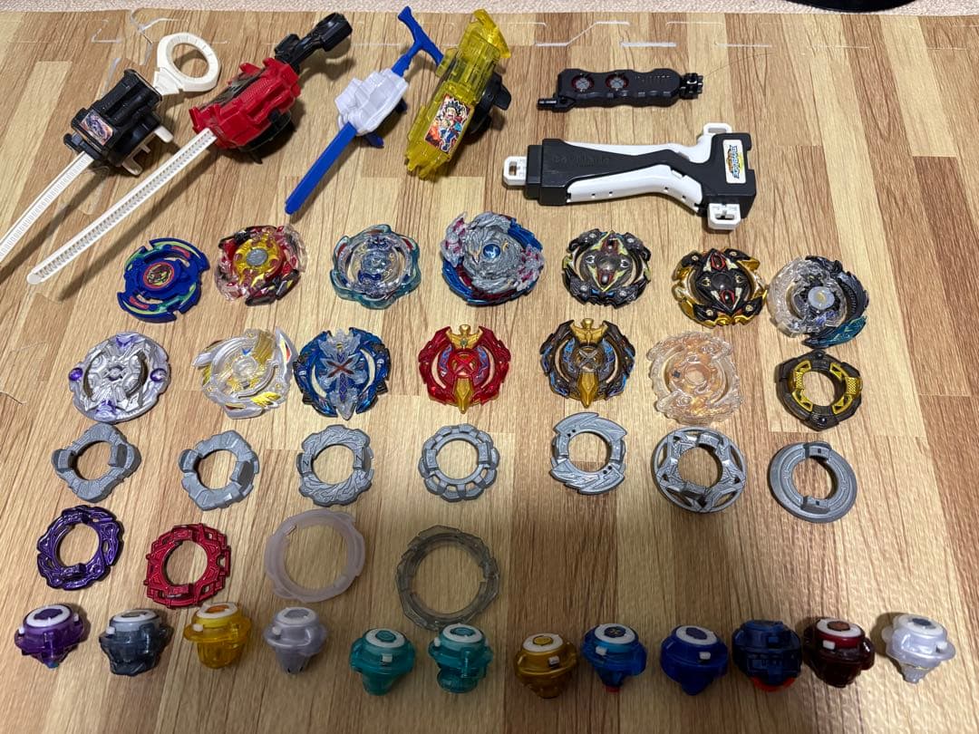 ベイブレードバースト引退品（ランチャー、スタジアム、ベイ）