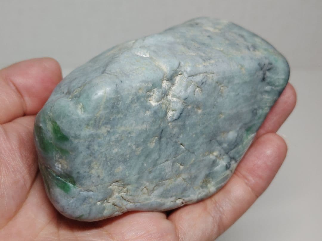 青緑 538g 翡翠 ヒスイ 原石 鑑賞石 自然石 誕生石 鉱物 鉱石 水石