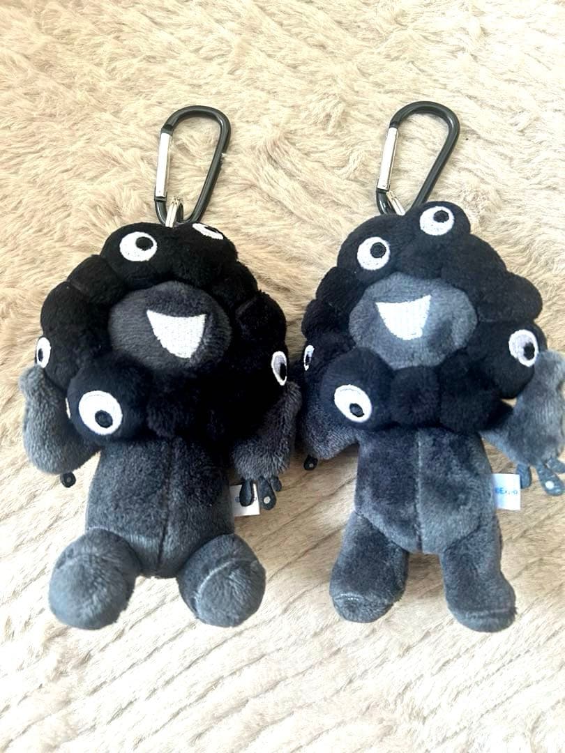 大阪関西万博　黒ミャクミャクぬいぐるみ　カラビナ付き　2個セット　立ち&座り
