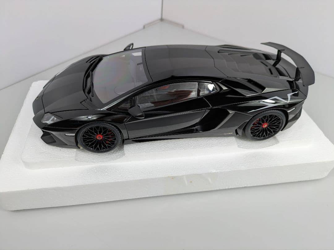 1/18 ミニカー オートアート ランボルギーニ アヴェンタドール SV