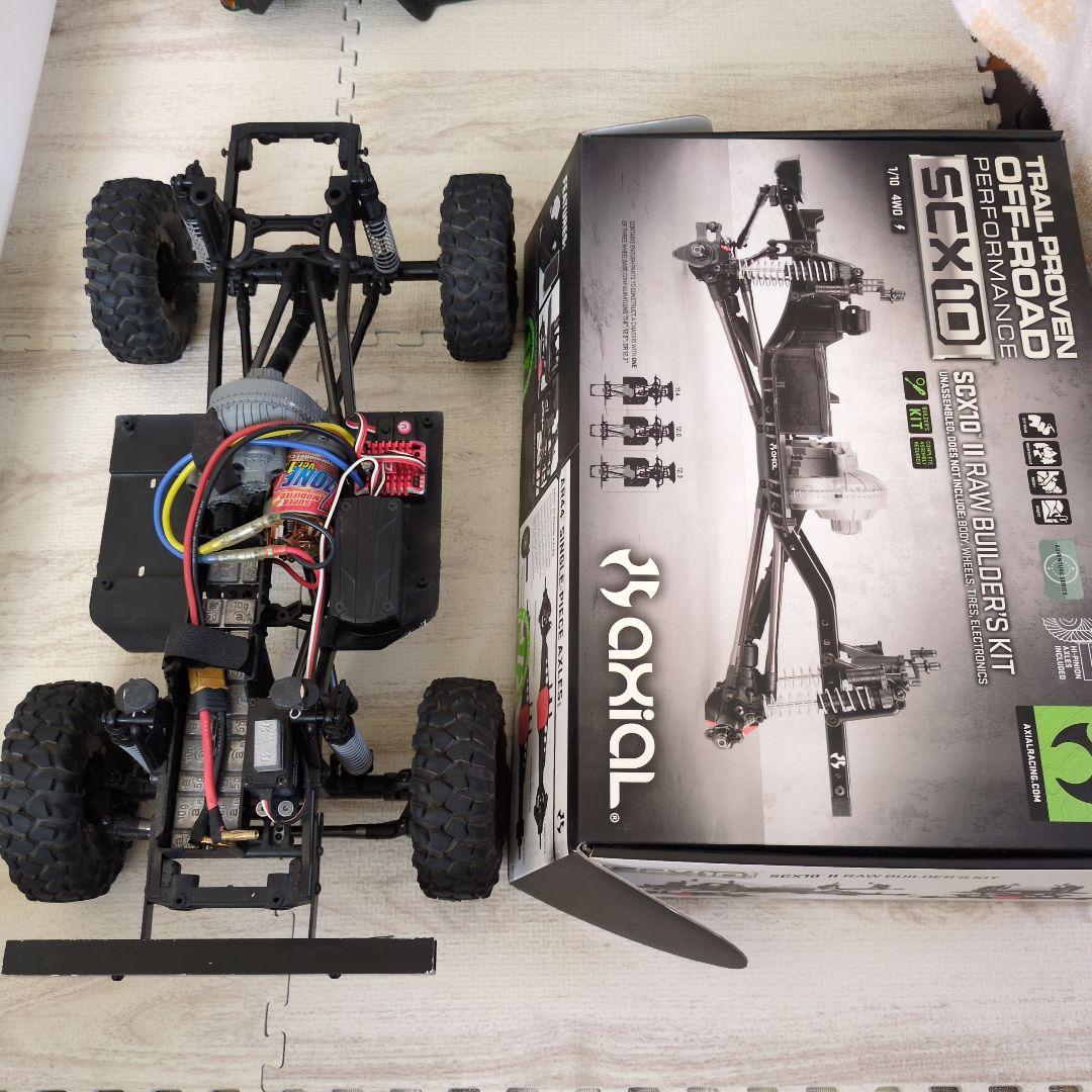 クローラー　Axial SCX10ⅱ ビルダーズキット[チェロキーボディ付]