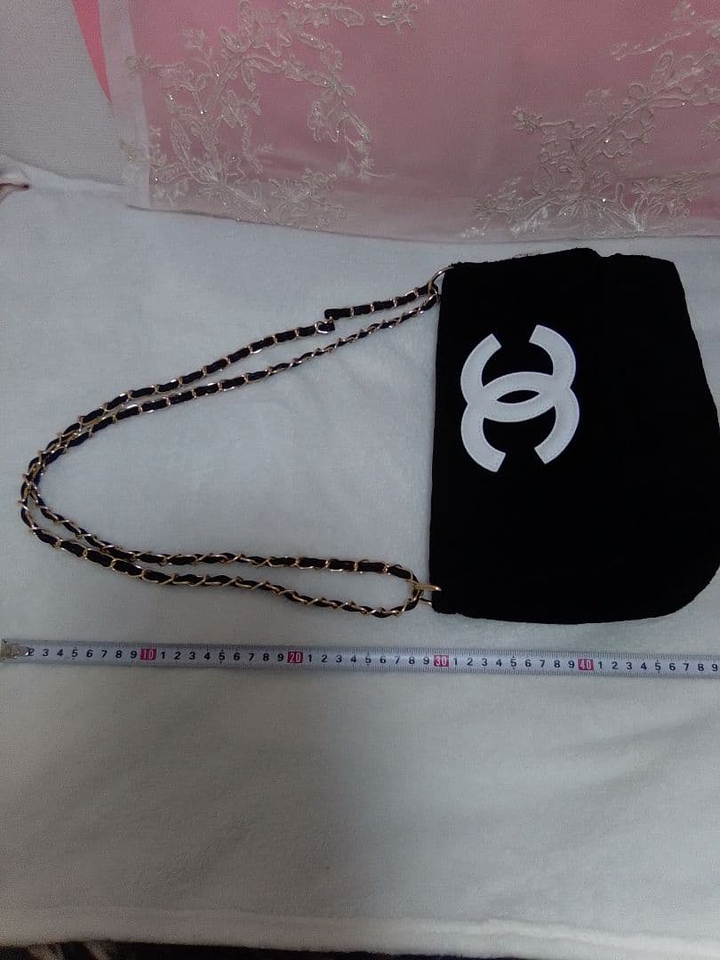 CHANEL ノベルティ黒 ショルダーバッグ ホワイトロゴ付き
