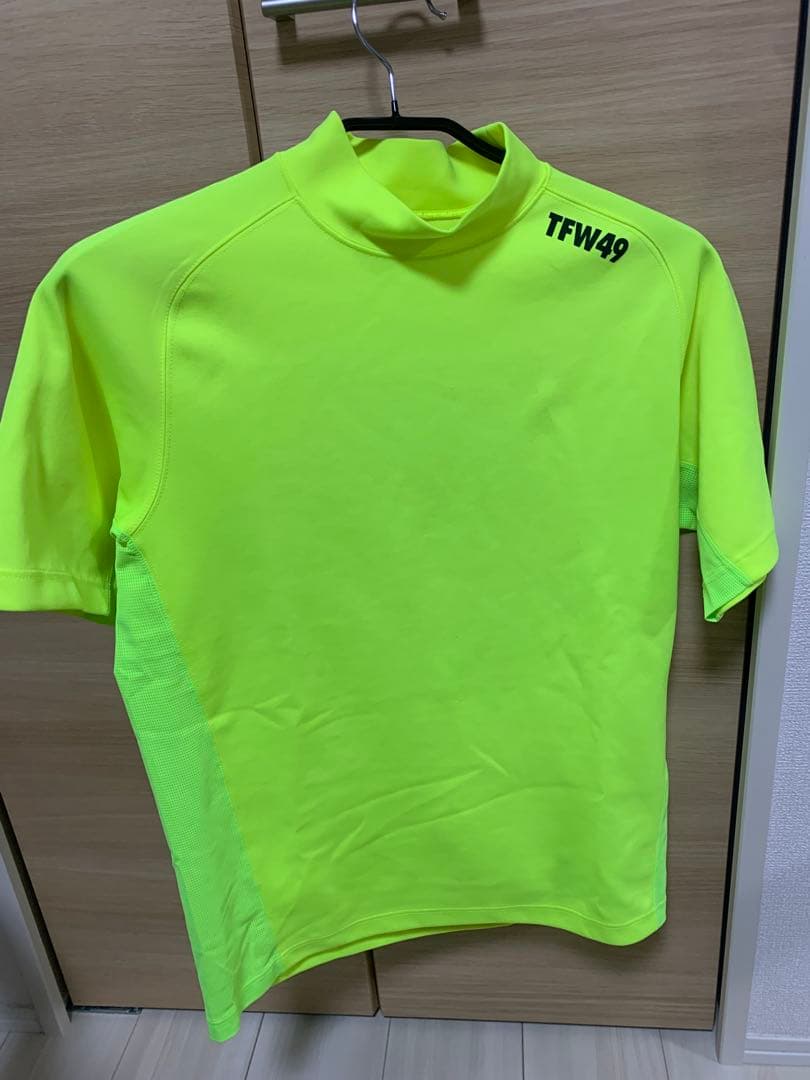 TFW49 モックネック　蛍光イエロー シャツ S
